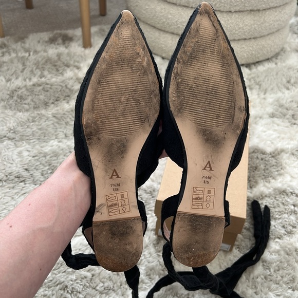 Anthropologie eyelet flats - Picture 5 of 5